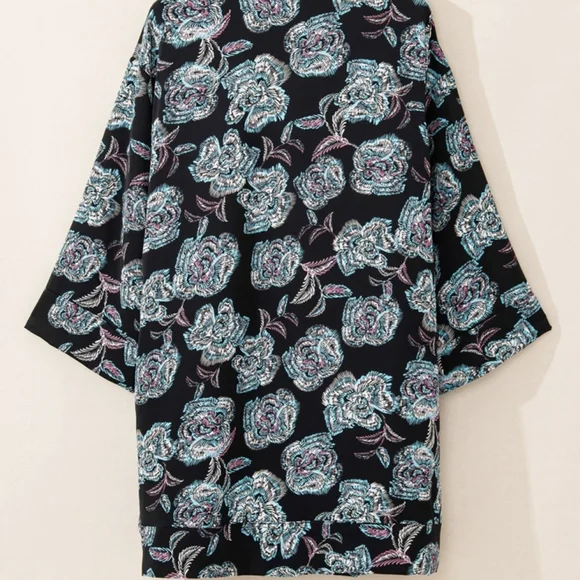 Floral Black Tunic with Woven Clutch - Picture 4 of 5